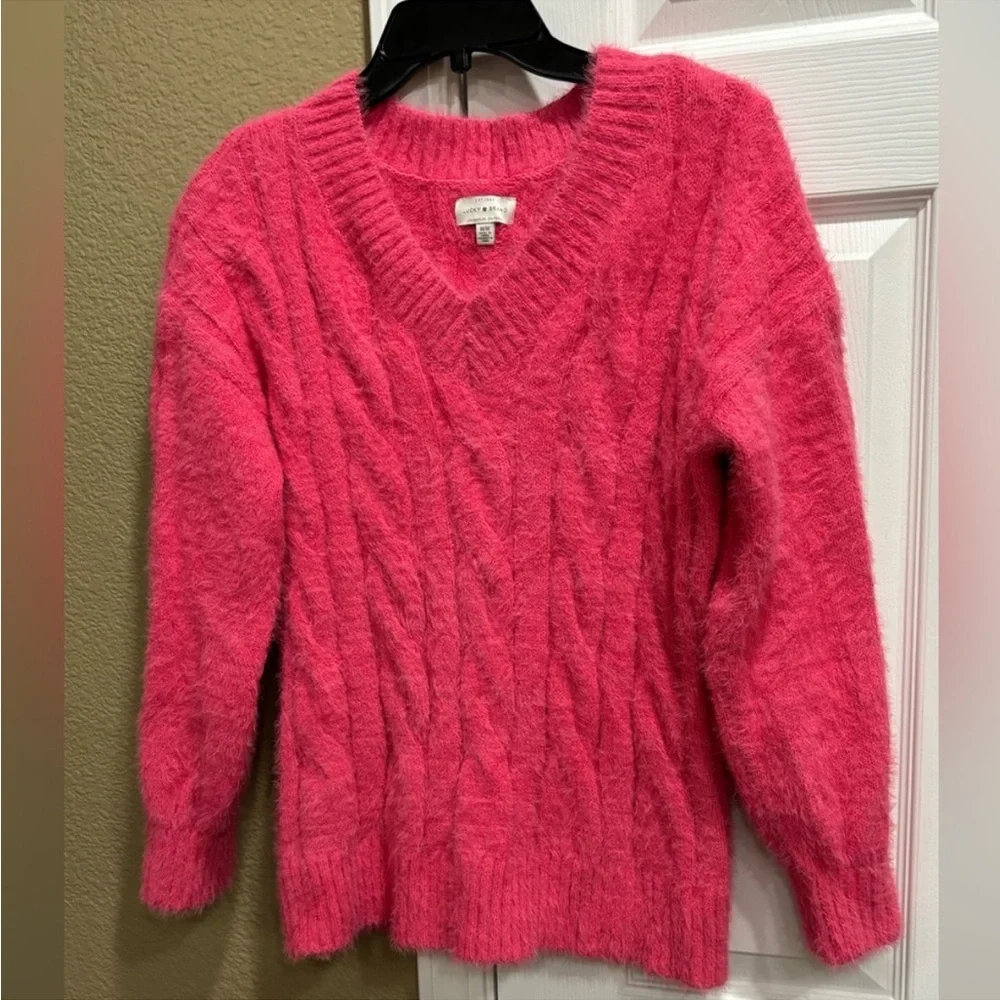Lucky Brand Women Hot Pink Cable Knit fuzzy Eyelash V Neck size M - Picture 3 of 5